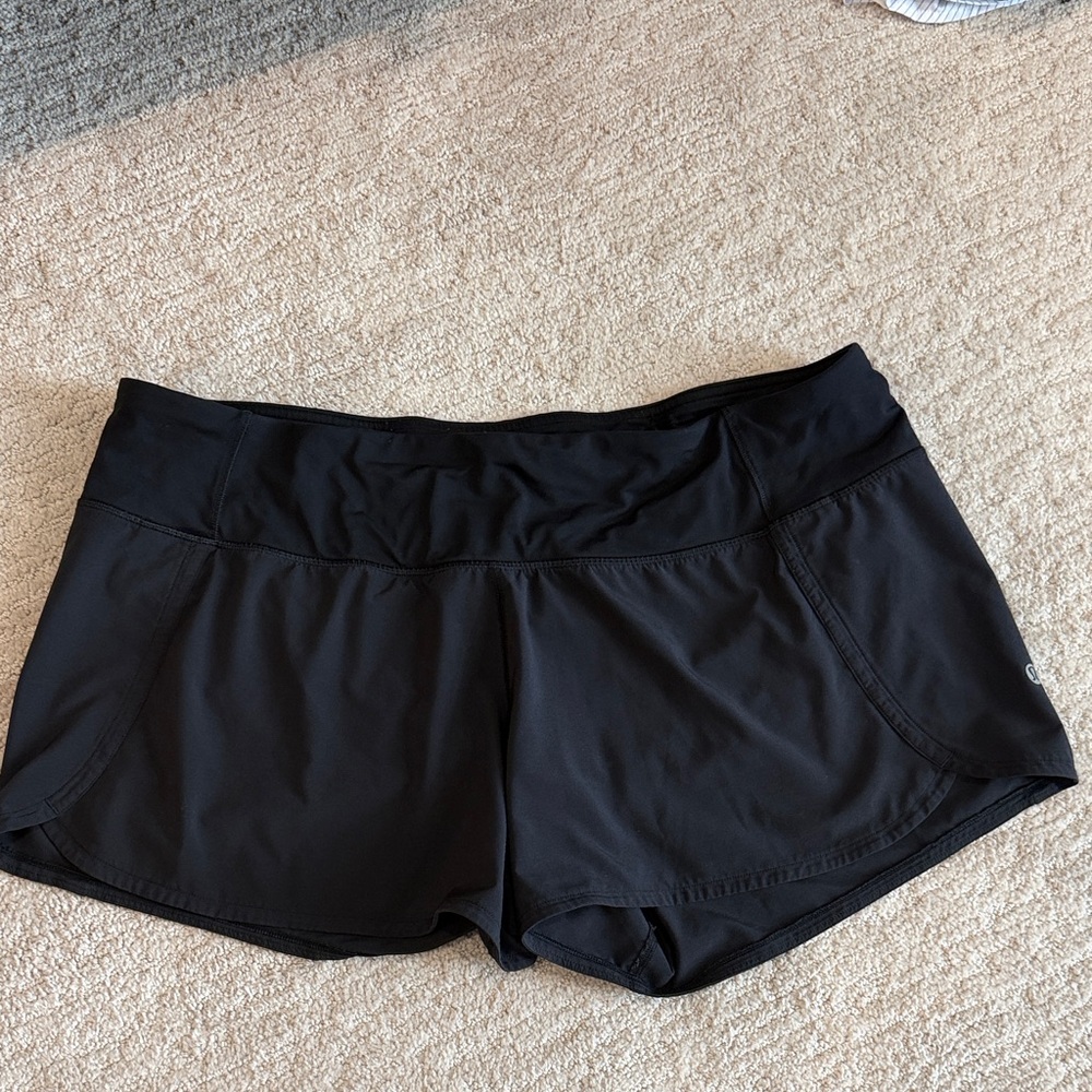 Lululemon Run Times Short 4’ size 12